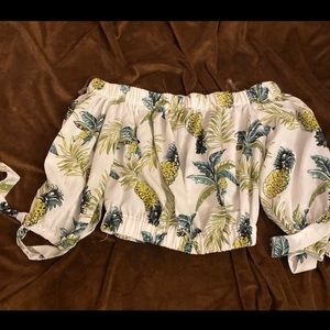 Off shoulder cropped top size XS